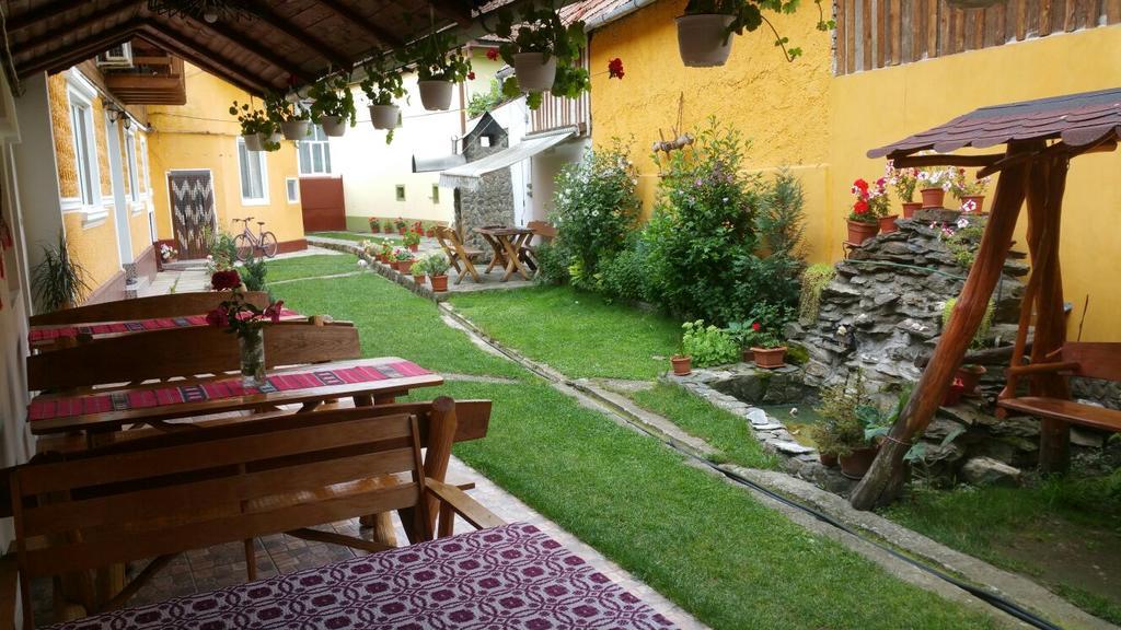 Casa Andra Hotel Cîrţişoara Exterior foto